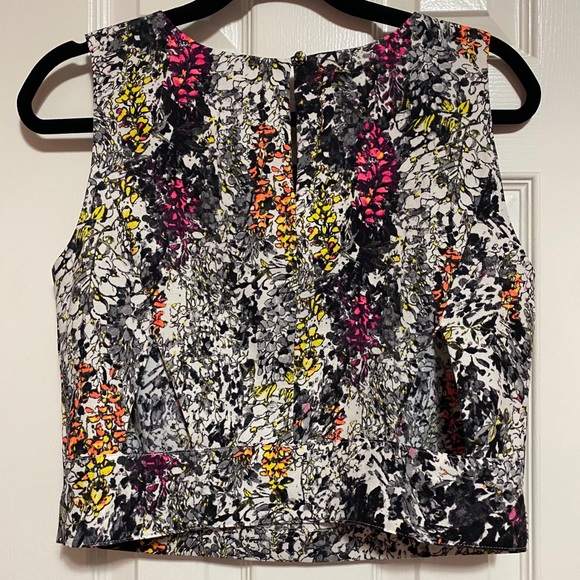 J.O.A. Crop Top - Picture 2 of 2